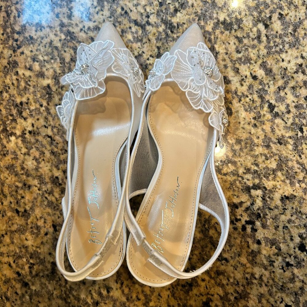 Betsey Johnson Women's Petra Flower Applique Slingback Pumps